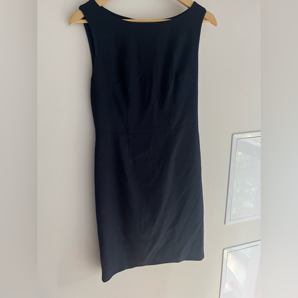 Elegant Navy Blue Tailored Sleeveless Dress